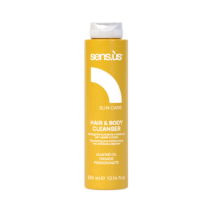 Hair and Body Cleanser 300ml από τη Sensus – Καλοκαιρινό 2 σε 1 σαμπουάν και αφρόλουτρο για μετά τη θάλασσα ή την πισίνα, με αμυγδαλέλαιο, πορτοκάλι και ρόδι. 2-in-1 summer shampoo and body wash for beach or pool use, enriched with almond oil, orange, and pomegranate.