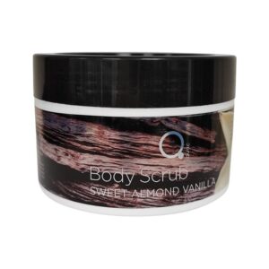 Body Scrub Sweet Almond Vanilla 500ml by Qure - Απαλή Κρέμα Απολέπισης Σώματος με άρωμα γλυκιάς βανίλιας εκχύλισμα αλόης και κόκκους αμυγδάλου για απαλή και λεία επιδερμίδα.  Almond